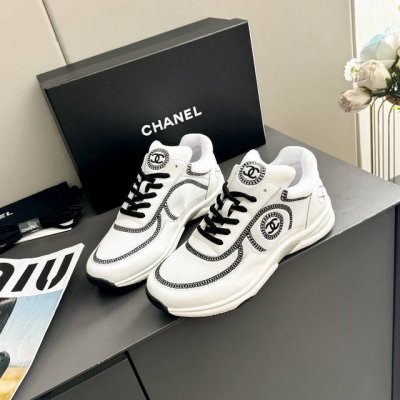 出厂价pp 顶级版本 chanel香奈儿 专柜顶级休闲款运动鞋 这款经典设计 鞋面多种工艺电绣的风格 大底却时尚运动 不平凡的拥入了多种配色元素 多元化混搭非常