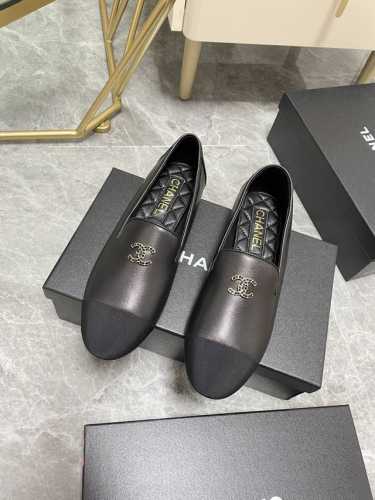 顶级代购版本 出 区别市场货 CHANE*｜小香23c新品双C乐福鞋 就很有当代的复古那味儿～～ 上脚超级显瘦又舒适 日常随心搭配裙子 裤子 都无敌好看！ 鞋面