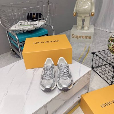 出厂 顶级版本 Lv-路易威登-经典走秀新款 原版1 1开发复刻 上脚非常舒适 奢侈用料 做工精细 中底印有欧洲制造英文字母 鞋面由意大利进口小牛皮拼接 侧边饰