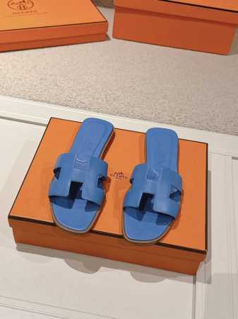 Hermes 顶级版本# 经典拖鞋原版购入开发做货 经典“H”型鞋面 此鞋款是您衣橱中的点睛单品，充分展现爱马仕经典风格 配送专柜精美包装 面料：意大利进口牛皮 - 点击图像关闭