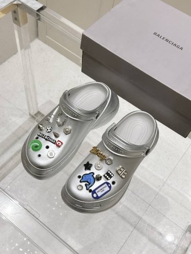 出厂 女 男 独家顶级版本 巴黎世家 25Vs春夏爆款松糕凉拖系列 在这个In时代必备的拖鞋 balenciaga X洞洞鞋 进口Eva橡塑 摇摇防滑厚底 20