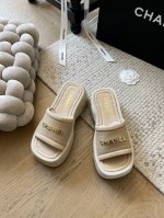 Chanel 25C早春新款厚底拖鞋系列！顶级版本！高级感十足厚底增高又显瘦 6cm跟高鞋面丝绸羊皮 垫脚羊皮 原版防滑大底码数：34-41 定制不退不换