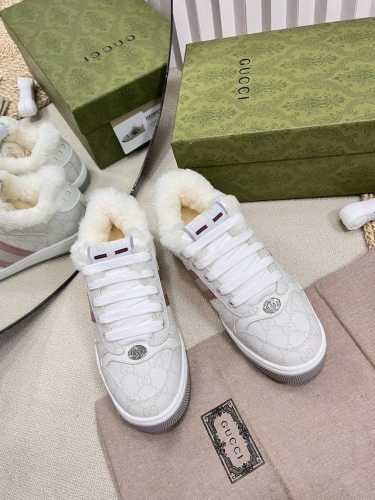 GUCCI 冬季羊毛款，双G毛毛保暖休闲鞋 小脏鞋 饼干鞋 工厂独家首发 鞋面采用原版材料，全羊毛垫脚，超柔软舒适让行走更加便捷舒适！ 独家新款惊世之作 内里进