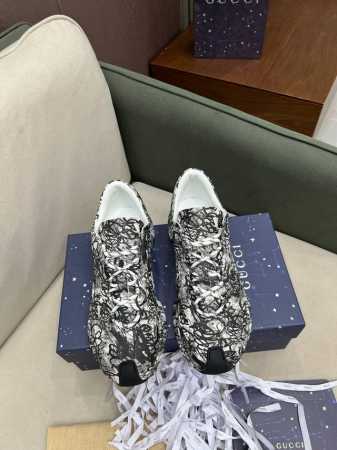 工厂价 顶级版本 Gucci 2024最新款老爹鞋 鞋面采用水转印工艺决定了此款的高端定位 鞋子轻盈舒适 潮人必备款 39-45 - 点击图像关闭
