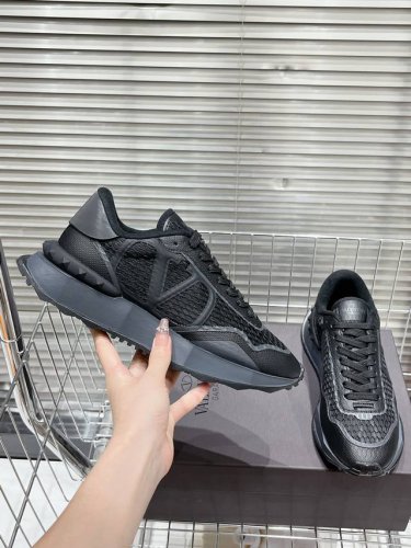 Valentino 码数:39 44 38.45定做 华伦天奴 运动鞋系列 valentino华伦天奴V家 新款Netrunner系列 休闲 气垫 情侣运动鞋