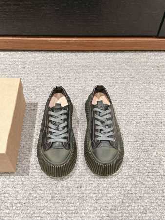 顶级品质 renian fw24 new arrival～ RENIAN 24新款经典复古饼干鞋 太火了 极简风格的饼干鞋，调性十足！每个角度看到的都是普通又特 - 点击图像关闭
