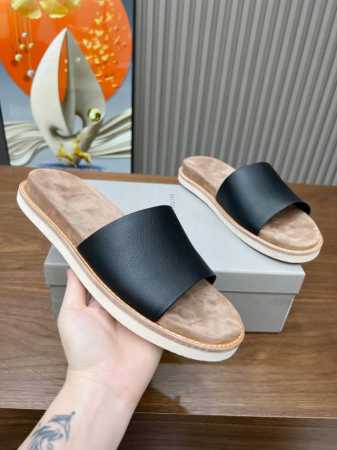 BrunelloCucinelli 。B C情侣款面料：进口牛皮。里料：进口牛绒，上脚美观大方，百分百原版开发。原版包装，男装码数39 46。39，45，46定 - 点击图像关闭