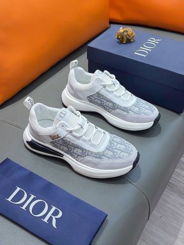 商品名称：Dior 迪奥 实价： 正规码数: 38-44 休闲鞋 商品材料：精选 牛皮鞋面，柔软羊皮内里；原厂大底。