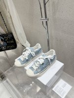 MaisonMargiela MM6 马吉拉 破旧风德训鞋 休闲运动鞋 原版购入开发 做货 鬼才设计师品牌，一个轻奢品牌 这一款德国训练鞋延续了经典的T形真皮拼