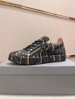 工厂价 Giuseppe Zanotti 朱塞佩 萨诺第，出身于著名的奢侈品王国意大利，品牌创始人是位不折不扣的潮人，牛皮鞋面涂鸦工艺，舒适牛皮内里。其设计的鞋
