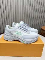 实价 新款上架 路易威登Lv Discovery最新情侣款 早春秀场的潮流风向 自Vifgil到来之后而设计的这一系列 每一季度都深受众多粉丝的青睐 几何橡胶外