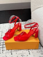 Louis Vuitton 25 春夏最新 村上隆联名 Swing最新 粗跟玛丽珍 高跟 凉鞋 简约精致，高级感满满，尽显优雅气质～ 上脚超好看，拉满了夏日美鞋