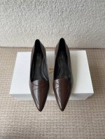 the Row 25Ss 春夏季新款单鞋 专柜新款The Row 原版复刻正确大底欢迎专柜对比！ 一款简单秀气又能保暖的单鞋，可搭配各种风格穿出不同风味，内里垫