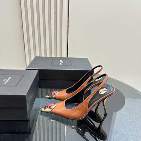 YSL 圣罗兰 SS2024新品 金属头大宝石优雅大气高跟 各种小裙子搭配起来 完全不挑脚型哦 通透的闪钻在光线的照耀下呈现幻彩 真的美的过分 上脚显白的让人上 - 点击图像关闭