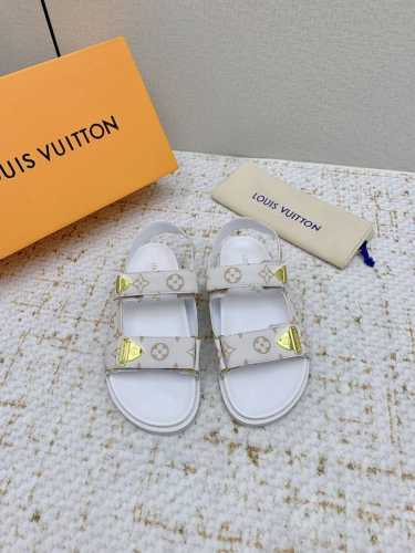 出厂 高版本 Louis Vuitton 路易威登 最新时尚休闲半凉鞋～代购级当季最新潮品 众多博主纷纷种草，入购原版开模定制 镂空组合设计与应用语言学硕士专业