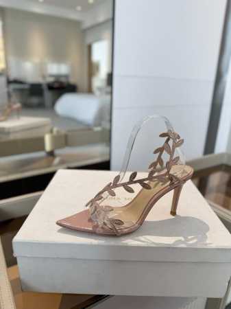 价格P： Gianvito Rossi 2025 新款拖鞋顶级版本，代购品质！施华洛奇水钻尖头高跟拖鞋，宛如从童话中走来的仙履。施华洛奇水钻璀璨耀眼，如同繁星点 - 点击图像关闭