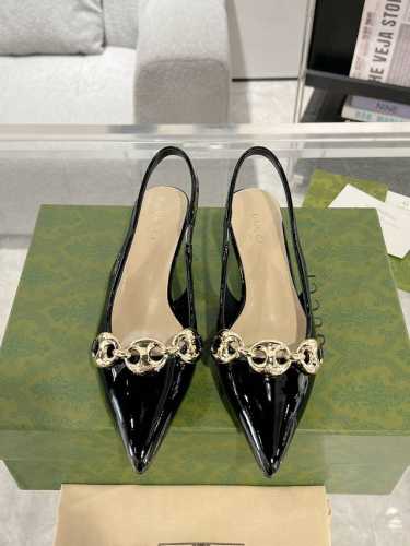 Gucci 春夏最新款 链条细跟高跟鞋 高端版推荐 专柜购买原版一比一打造 所有细节 材料 全部跟你在专柜买到的都一样 鞋面：漆牛皮 内里：羊皮 意大利真皮大底