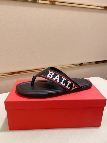 出厂价p Bally~巴利最新潮流凉拖上市 官网同款 专柜品质 精选头层小牛皮配巴利原版织带 休闲百搭款 做工精细 用料上层 现货鞋码38到44