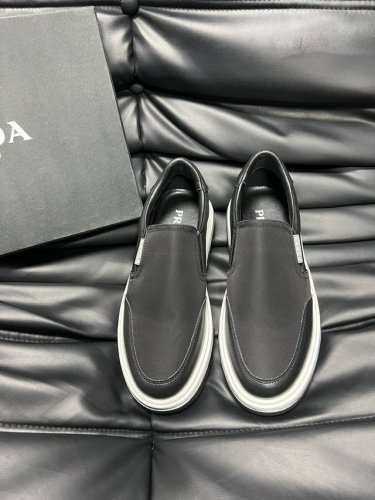 新款 Prada 普拉达休闲套脚懒人男鞋 内里羊皮 精工打造 上脚舒服满分之作 38-44