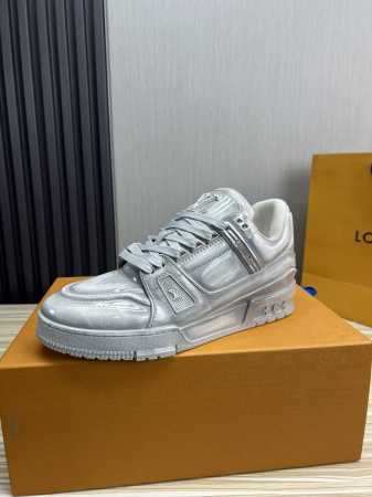 工厂价 Lv～路易威登 By Virgin Abloh最好看的运动鞋，驴牌力推新品 官网限定款复古篮球运动鞋 情侣爆款热卖 购入原版1:1精准复刻、细节很无敌、 - 点击图像关闭