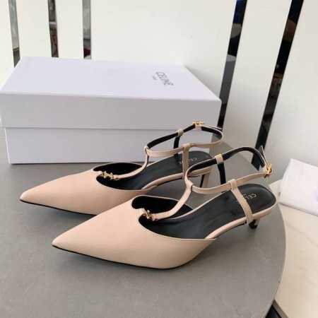 小牛皮蜥蜴皮： 蛇皮：305￥Celine 春夏小猫跟，尖鞋头造型，柔美的露脚设计，脚踝绑带。TRIOMPHE T字绑带设计，配有金属 TRIOMPHE标志性元 - 点击图像关闭