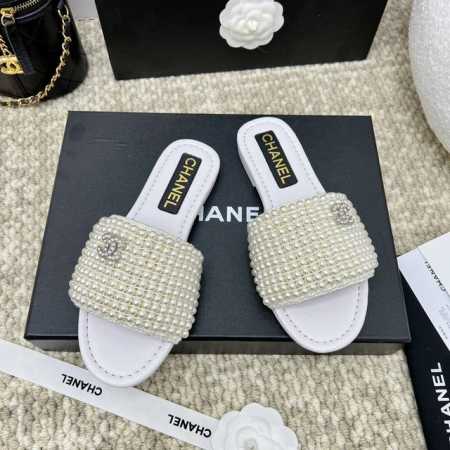 出厂350 小香25P早春新款平底珍珠拖鞋小红书力推款，怎么搭配都好看，时髦精必备，香奈儿女士钟爱简约又难以抗拒系搭配展现与众不同的穿搭风格 鞋面:定制珍珠草编 - 点击图像关闭