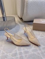 出厂价 Christian Loubouti* 新款水钻网纱透明红底高跟鞋 超多水钻装饰 高级感满满 闪耀夺目 富贵迷人 交织出童话般的梦境 鞋面进口网面材质A
