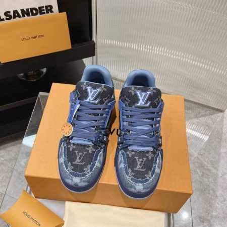 工厂价： 飞机盒5 原版开发 品质出货 欢迎对比 Lv板鞋系列 Lv Trainer Maxi运动鞋将成衣系列的宽松廓形引入virgilabloh笔下的lvtr - 点击图像关闭