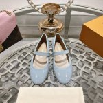 驴家2025Ss玛丽珍新品最美系列 软软的 芭蕾单鞋 轻盈奶奶鞋 高级感这块总让人大写的服气 看起来蛮简单的款式 但上脚就莫名很高阶 之前好多人找我要上班的单鞋