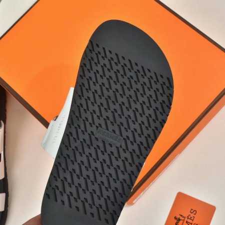 爱马仕拖鞋牛皮面，牛皮里35码到40码 全套包装， P260 - 点击图像关闭