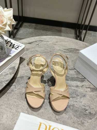 Dior 迪奥 2025春夏走秀新款Tribales高跟交叉带露趾女鞋 Cd明星同款水钻字母Logo五金扣防水台凉鞋 材质:原版定制100%真丝 进口金属羊皮+