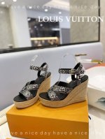 出厂 Loui& Vuitto&路易威登 法国代购新款驴牌 春夏首选 香港原版购入一比一开模 今年的款式比去年增加了新原素 显得更为大牌 皮面款采用原版树膏皮牛