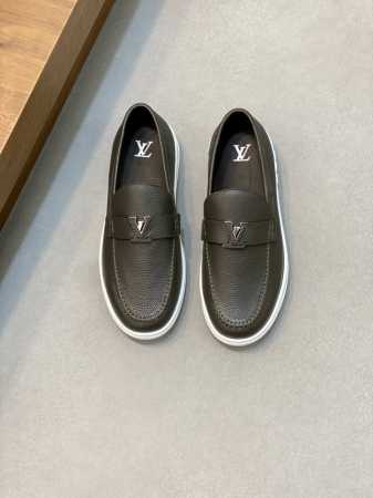 出厂价P Louis Vuitton 路登易威 全新潮款Lv上市，休闲时尚男鞋原版1:1出货 鞋面采用进口品牌皮料+牛皮内里，原版耐磨橡胶大底，版型简洁大气，潮 - 点击图像关闭