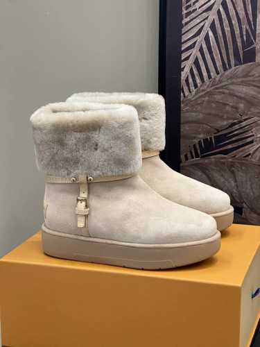 顶级品质 Louis vuitto n fw24 new arrival～ 1v 24秋冬厚底毛毛靴，皮毛一体材质温暖呵护！ 厚底增高效果也不错可可爱爱 siz