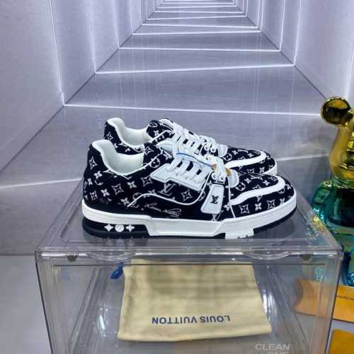 走量价 2024 路易威登走秀滑板鞋爆款， LOUIS VUITTON Trainer无疑是奢侈品牌推出的最成功的Sneaker之一，不过探索的脚步并不会停，L