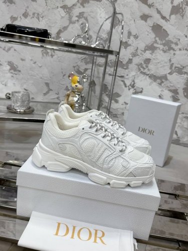 橙子出厂价p dior 迪奥 B30系列 网面透气运动鞋 休闲厚底老爹鞋 原版开发全新Tpu吸膜超轻极软组合大底 上脚超美超赞 各路明星网红纷纷上脚 耀眼Log