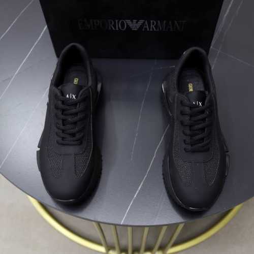 出厂价pp： 品牌：阿玛尼 标准码：38-44 45订做 等级：官网同款 材料：原版皮料拼接品牌布匹 舒适透气内里 轻便耐磨运动大底 款式类别：男士时尚休闲鞋