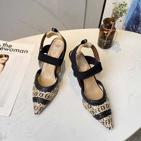 芬 迪 海外colibri Slingbacks . Colibri编织高跟单鞋 厂批： 普通大底： 真皮大底： 芬 迪这季的设计简直太好看了！1：1原版拆解复 - 点击图像关闭