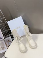 Dior迪奥秋冬走秀新款 马丁靴 原版拆解开发细节完美 全新皮饰扣以靴精致纹理细节 匠心搭配多样色彩 彰显潮流前卫风格 帅气有型 焕发运动时尚型格 面料:原版定