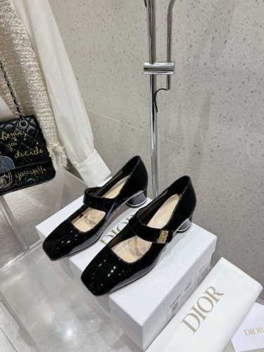 高版本出厂 顶级品质 代购级 官网同步飞机盒包装 Dior 迪奥 秋冬最新时装秀高定系列 MISS DIOR 粗跟方头单鞋！ 粗跟方头玛丽珍芭蕾舞女鞋 CD字母