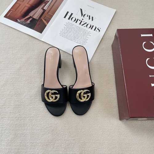 橙子出厂价p gucci 古驰 夏季新款 水钻双G扣粗跟拖鞋 一字拖 休闲凉拖 跟高 6Cm 码数 34-41 备注 34.40.41定制不退换