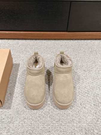 顶级品质 UGG经典系列全新升级厚底雪地靴 check 你的随性复古棕色系look，点亮街头拿捏 潮酷不费力~厚底铅笔靴 大橘底一秒蹬厚底TAZZ秋冬装备齐活， - 点击图像关闭