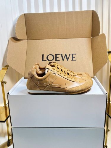 女 男400Loewe 罗意威情侣款 运动鞋 德训鞋 阿甘鞋 2025专柜走秀同步新配色德训鞋复古潮流 4色小扣饰点缀 休闲小白鞋 原版开发 做货 罗意威最新款