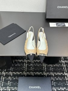 chanel~~香奈儿小香风2025新款低跟拼接女鞋尖头链条后空凉鞋，经典百搭，T台秀种草款，小红书达人打卡款，超级受棒的一款中跟凉鞋 玛丽珍复古风真的是好看又