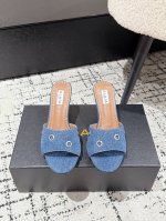 alaia 阿莱亚 25 新款 柳钉 高跟拖鞋 人气超高的Alaia 纯手工制作 每一双鞋都好看 美在心尖儿上 这双鞋真的可以算是任何一套穿搭上的点睛之笔 优雅