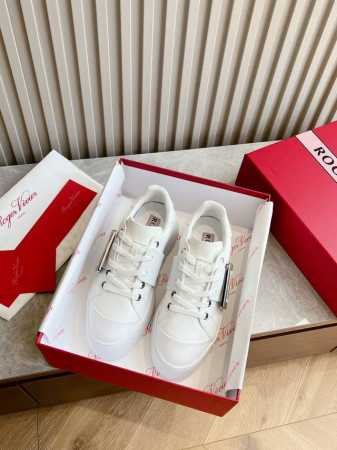 顶级版本 2024新款rv女鞋viv Skate休闲小白鞋 好穿、百搭没得话说top本季最新viv‘Skate钻扣厚底休闲鞋，增高大约7.5Cm,稳稳妥妥秒变大 - 点击图像关闭
