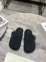 货期一周 罗意威Loewe 2025春夏新品勃肯懒人一脚蹬鞋玛丽珍穆勒鞋以可爱有趣的圆形鞋头搭配极具复古风的雪花丝光细节，设计感十足面料：雪花丝光牛皮羊皮里包裹