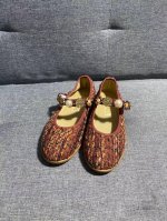 布面 。皮面 。a 香奈儿 24ss 春夏经典款！ 高级手工坊系列金币玛丽珍鞋芭蕾舞鞋 金币复古 vintage设计～，干练又慵懒随性 妥妥的甜酷风！金属徽章元
