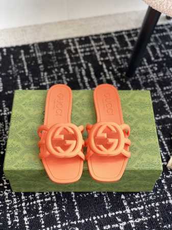 橙子出厂价p gucci 古驰春夏新款 沙滩果冻鞋 镂空拖鞋 凉拖 原版开模经典双G鞋面 原版开模橡胶注塑一体成型 双层组合大底 码数 35-42 - 点击图像关闭