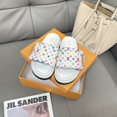 橙子出厂价p louis Vuitton 路易威登 Lv新配色 休闲魔术贴拖鞋 平底凉拖 情侣款 专柜同步更新 鞋面采用独一无二的驴家独特面料 面料轻盈透气 超